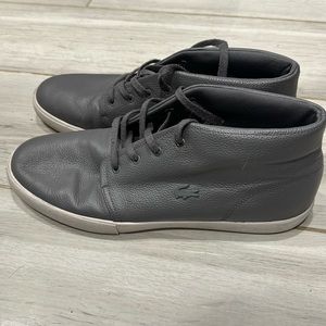 Men's gray Lacoste ankle or mid high leather sneakers